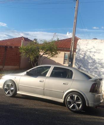 CHEVROLET ASTRA 2.0 MPFI CD 8V GASOLINA 4P MANUAL CHEVROLET ASTRA 2.0 MPFI CD 8V GASOLINA 4P MANUAL